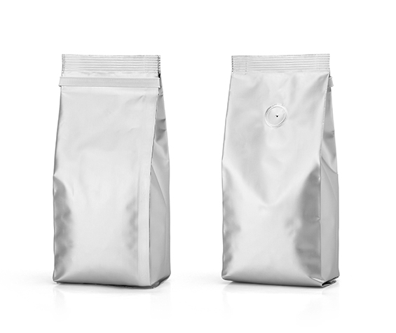 Leistungen Beispiel Kaffee Schritt 2 Wahl der Verpackung - zwei unbedruckte Kaffee-Verpackungen in grau/silber